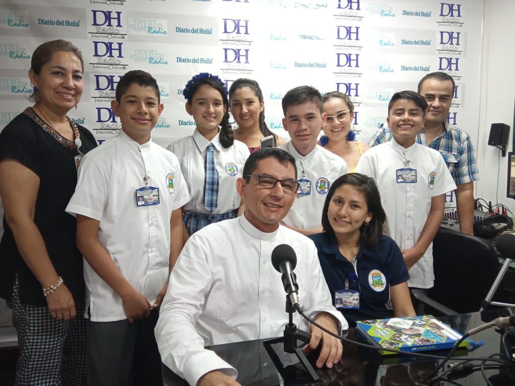 Grupo de estudiantes del participantes del programa y que hacen parte del colegio Campestre ‘Padre Arturo’.